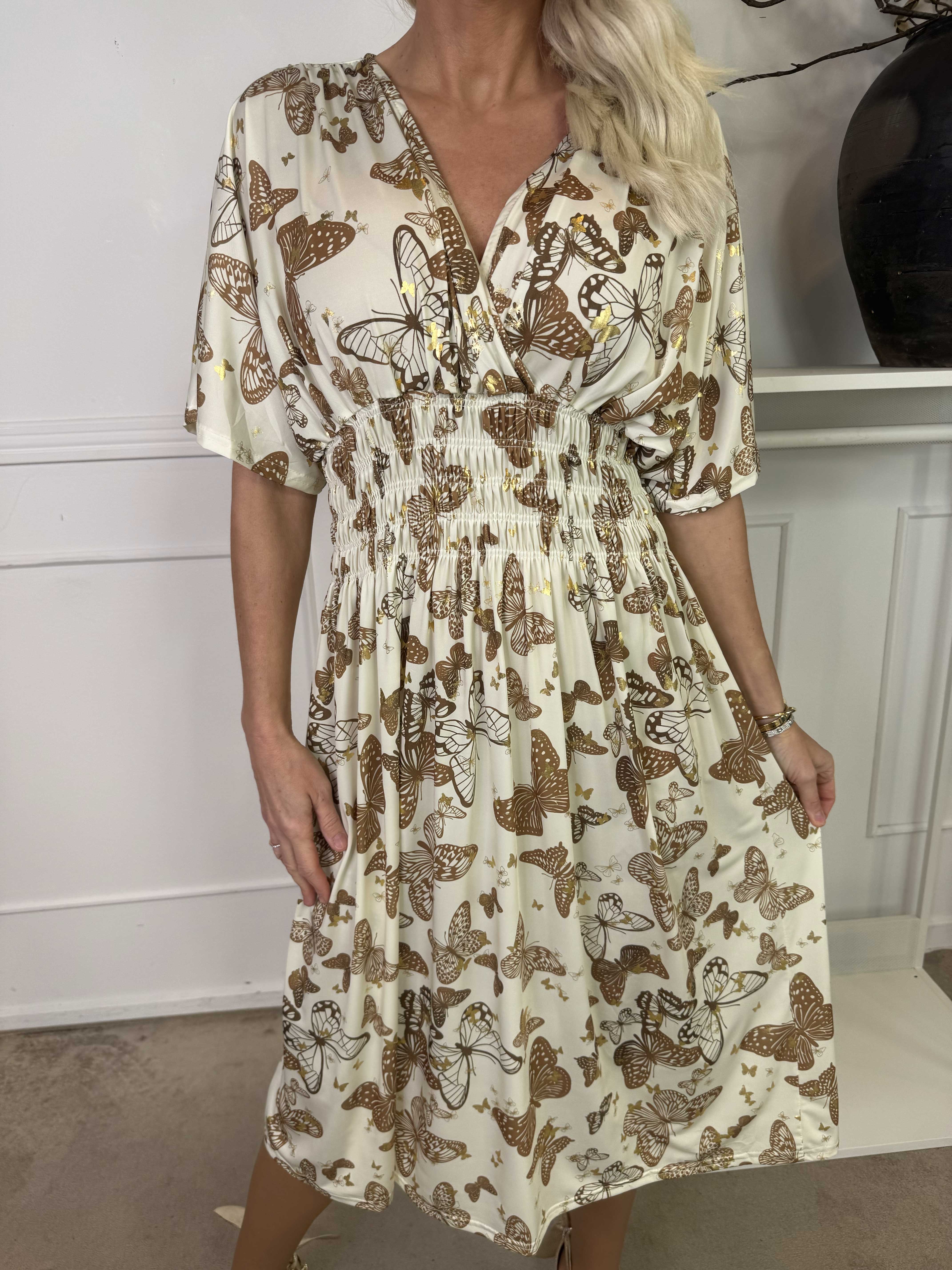 Pams Butterfly Midi S/S - Elastisk klänning med fjärilsmönster